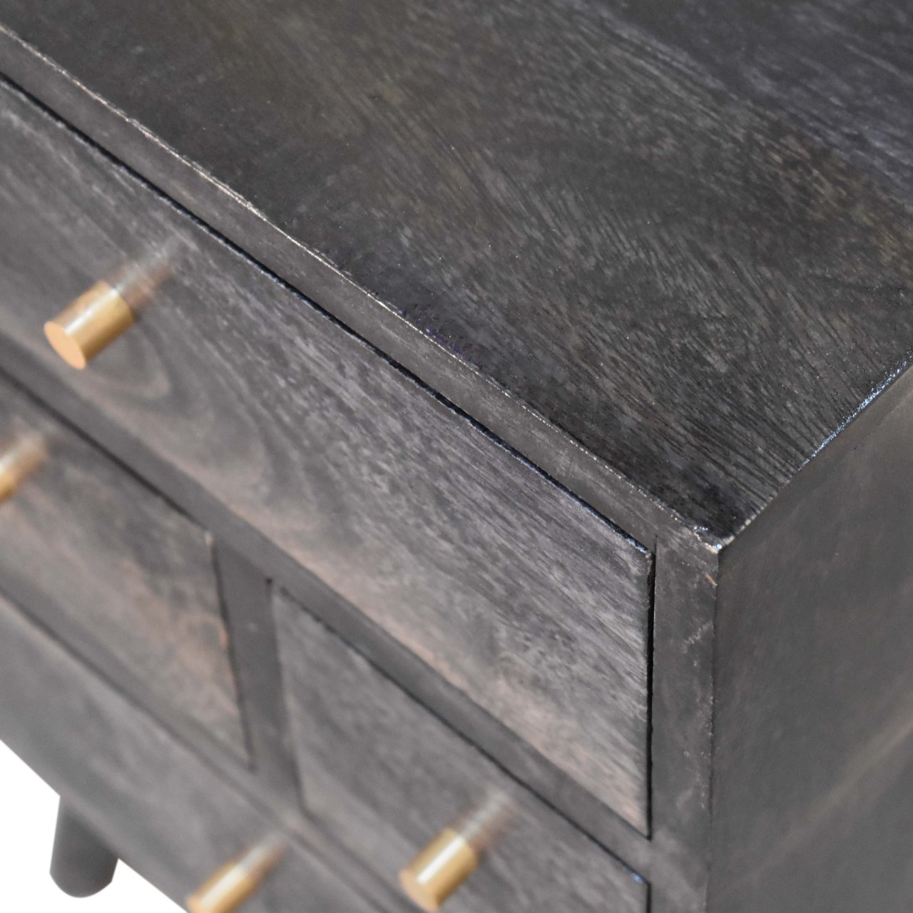 Szafka nocna Artisan IN1642 – lite drewno mango, wykończenie czarne - obrazek 4