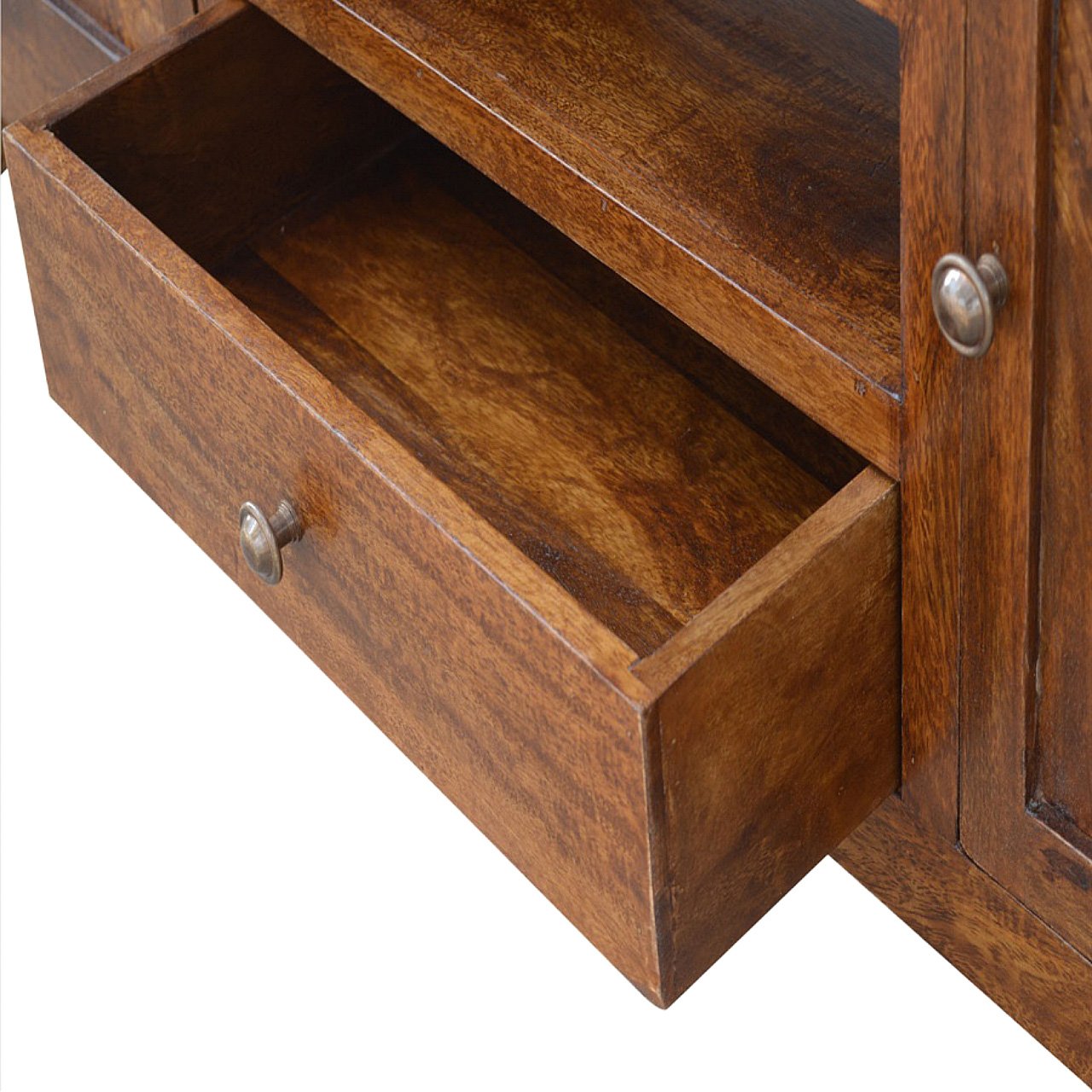Szafka RTV Artisan IN2012 – lite drewno mango, wykończenie orzechowe - obrazek 6