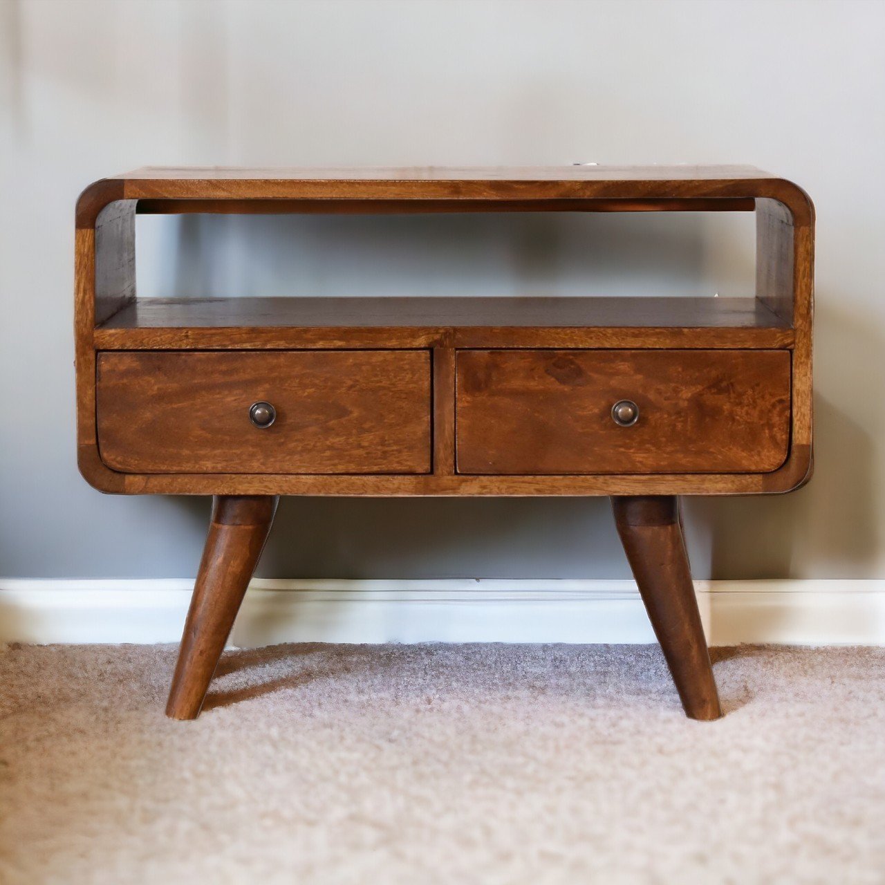 Szafka RTV z litego drewna mango – kasztanowa, 60 cm — model IN1748 - aranzacja wnetrza