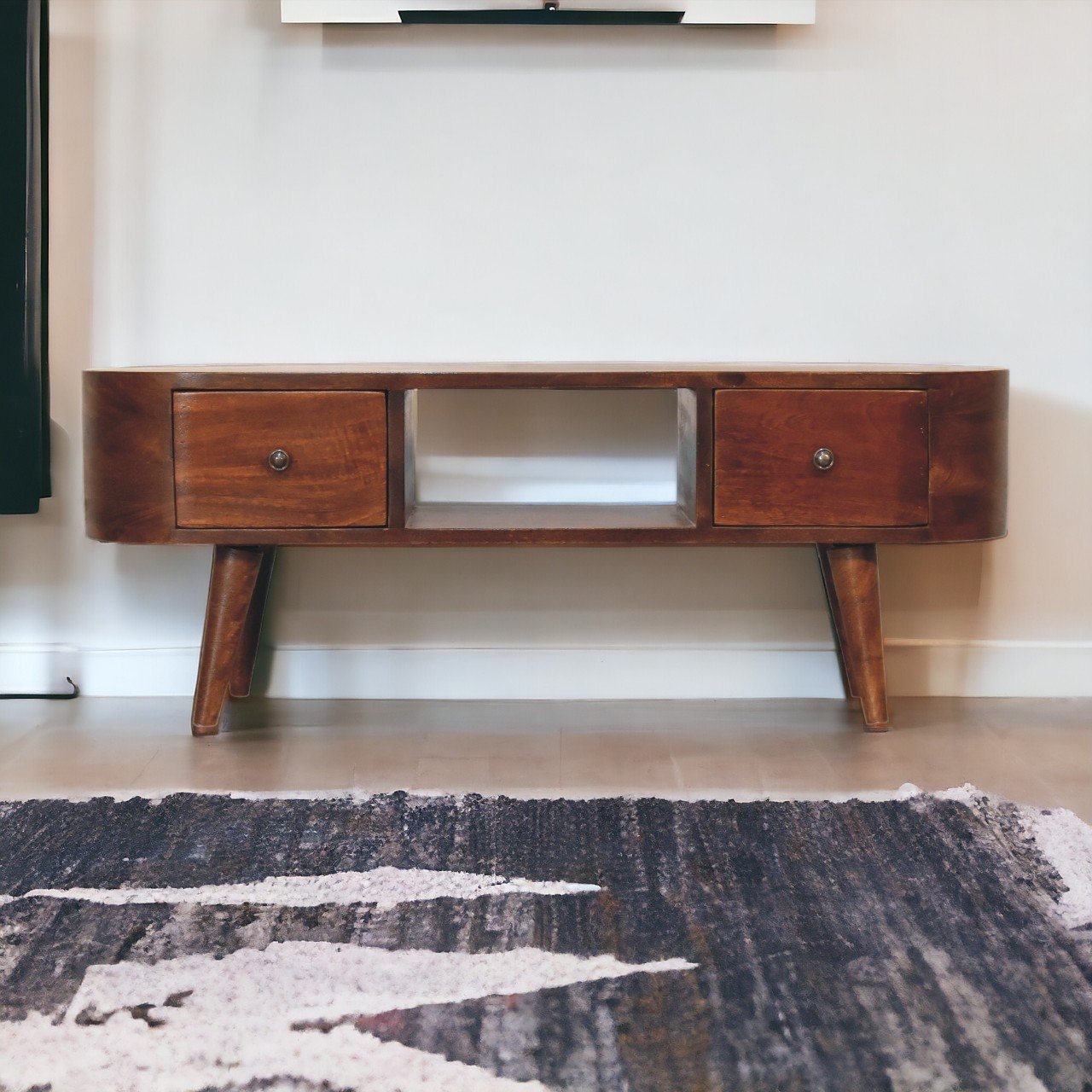 Szafka RTV z litego drewna mango – kasztanowa, 100 cm — model IN3315 - aranzacja wnetrza