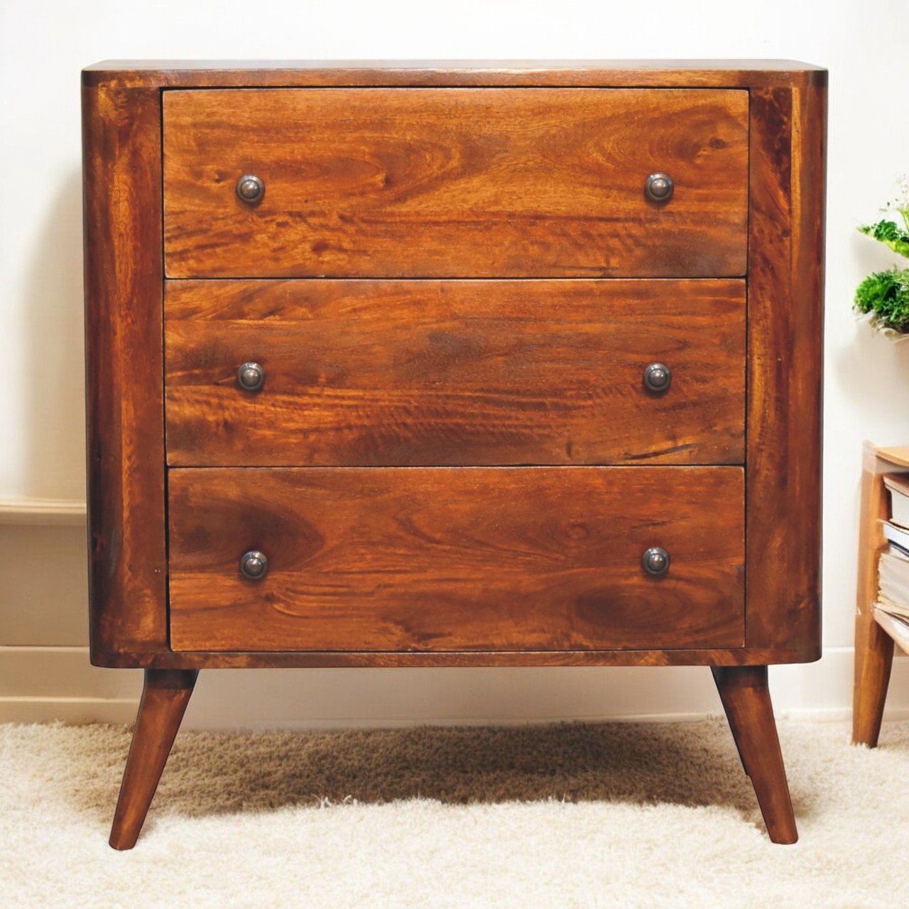 Komoda z litego drewna mango – kasztanowa, 75 cm — model IN3763 - aranzacja wnetrza